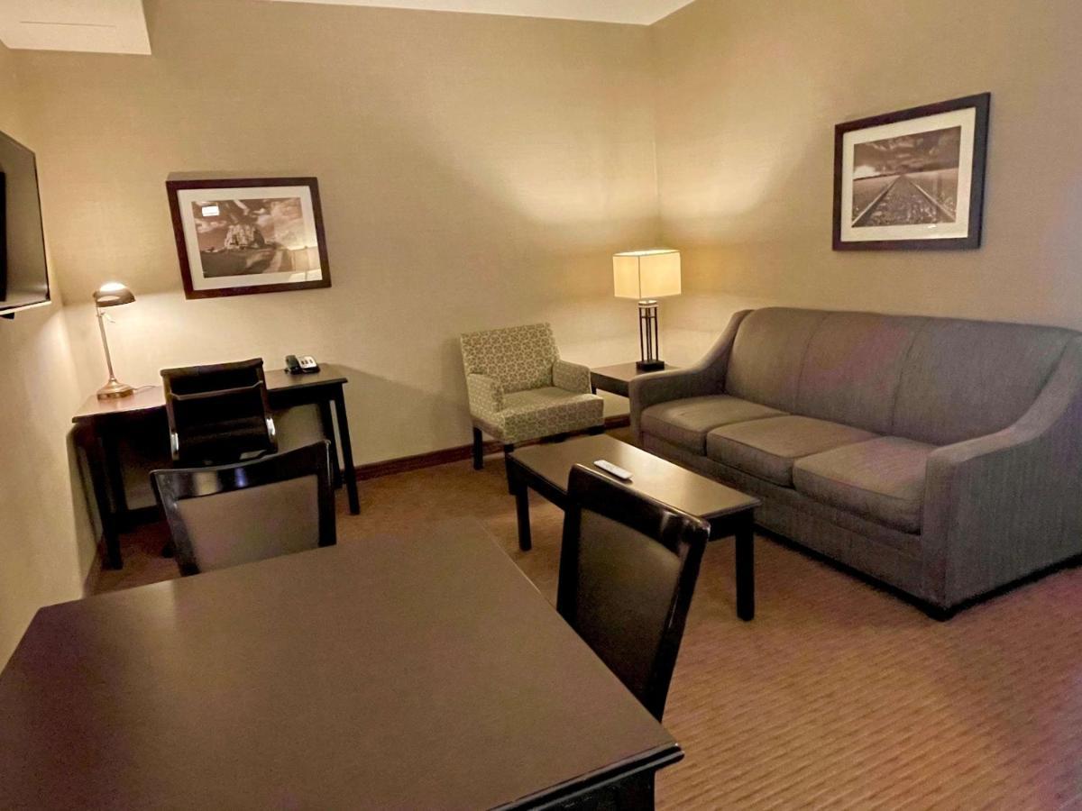 Best Western Plus Okotoks Inn & Suites Eksteriør bilde