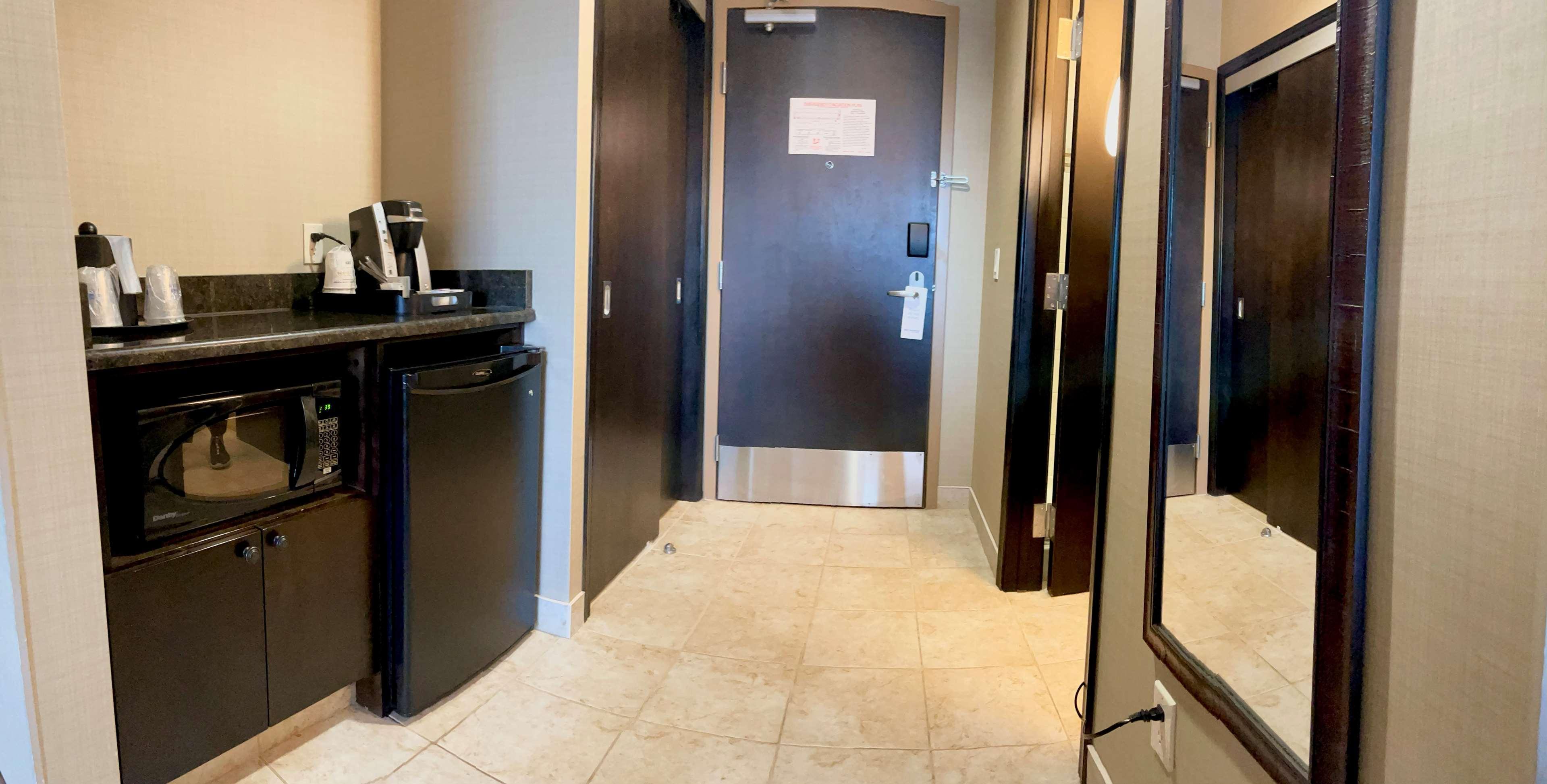 Best Western Plus Okotoks Inn & Suites Eksteriør bilde
