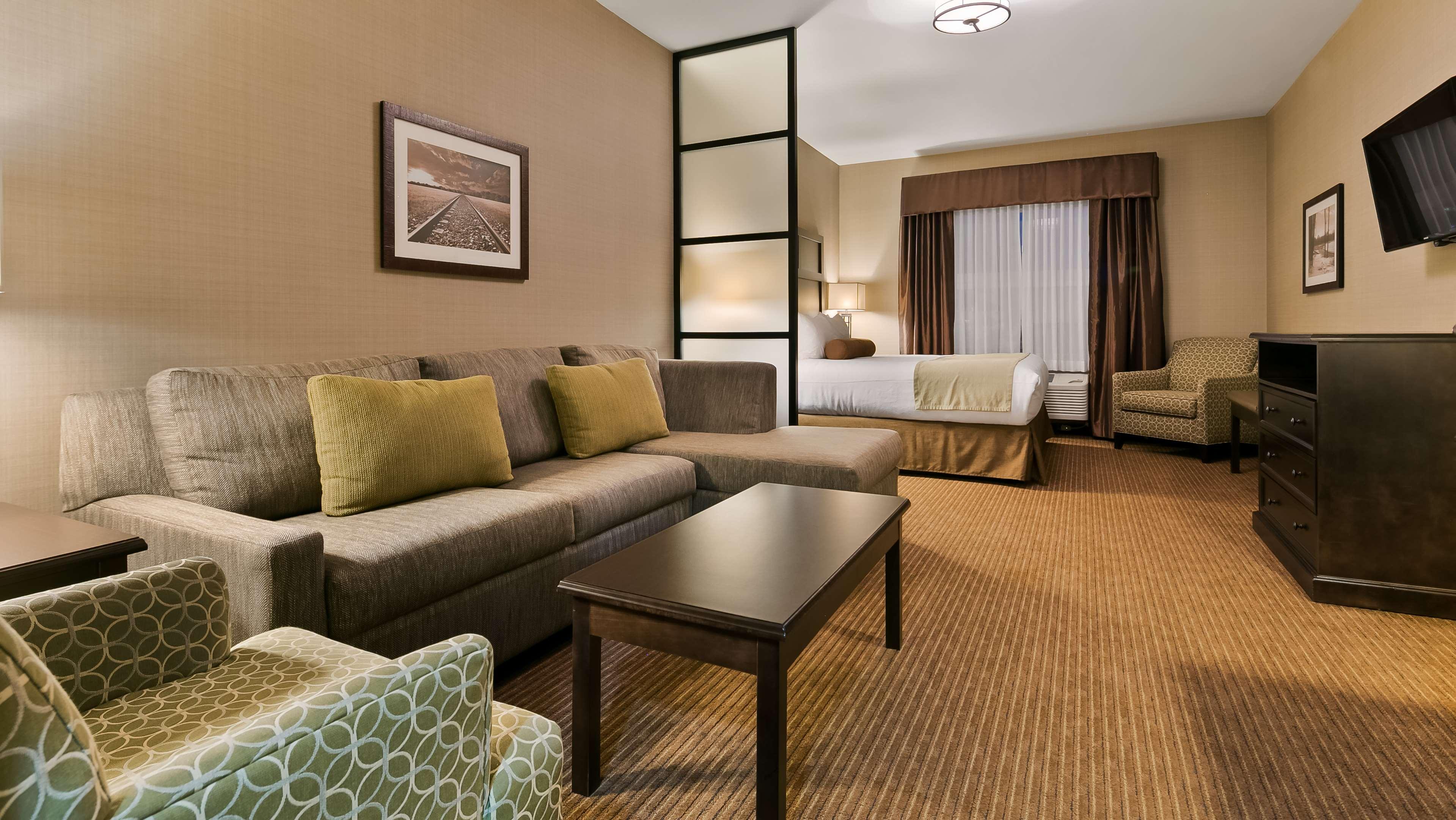 Best Western Plus Okotoks Inn & Suites Eksteriør bilde
