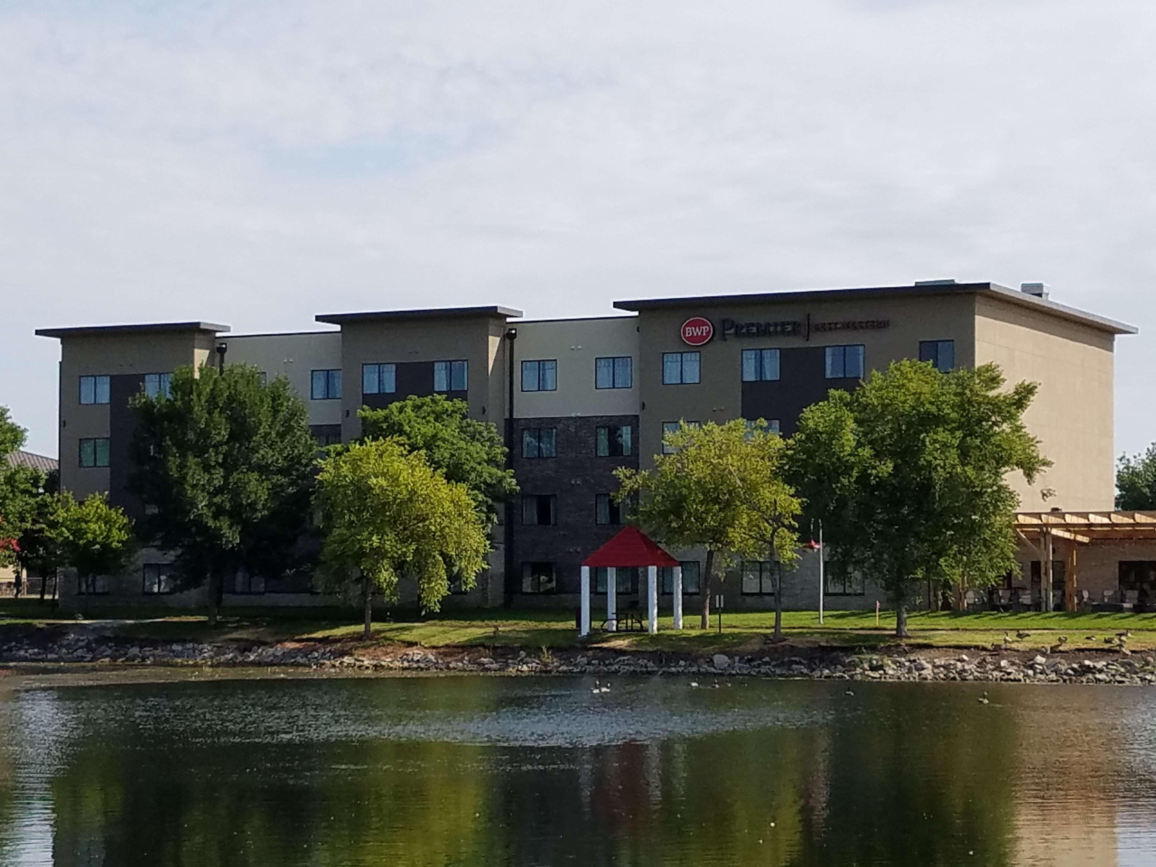 Best Western Plus Okotoks Inn & Suites Eksteriør bilde