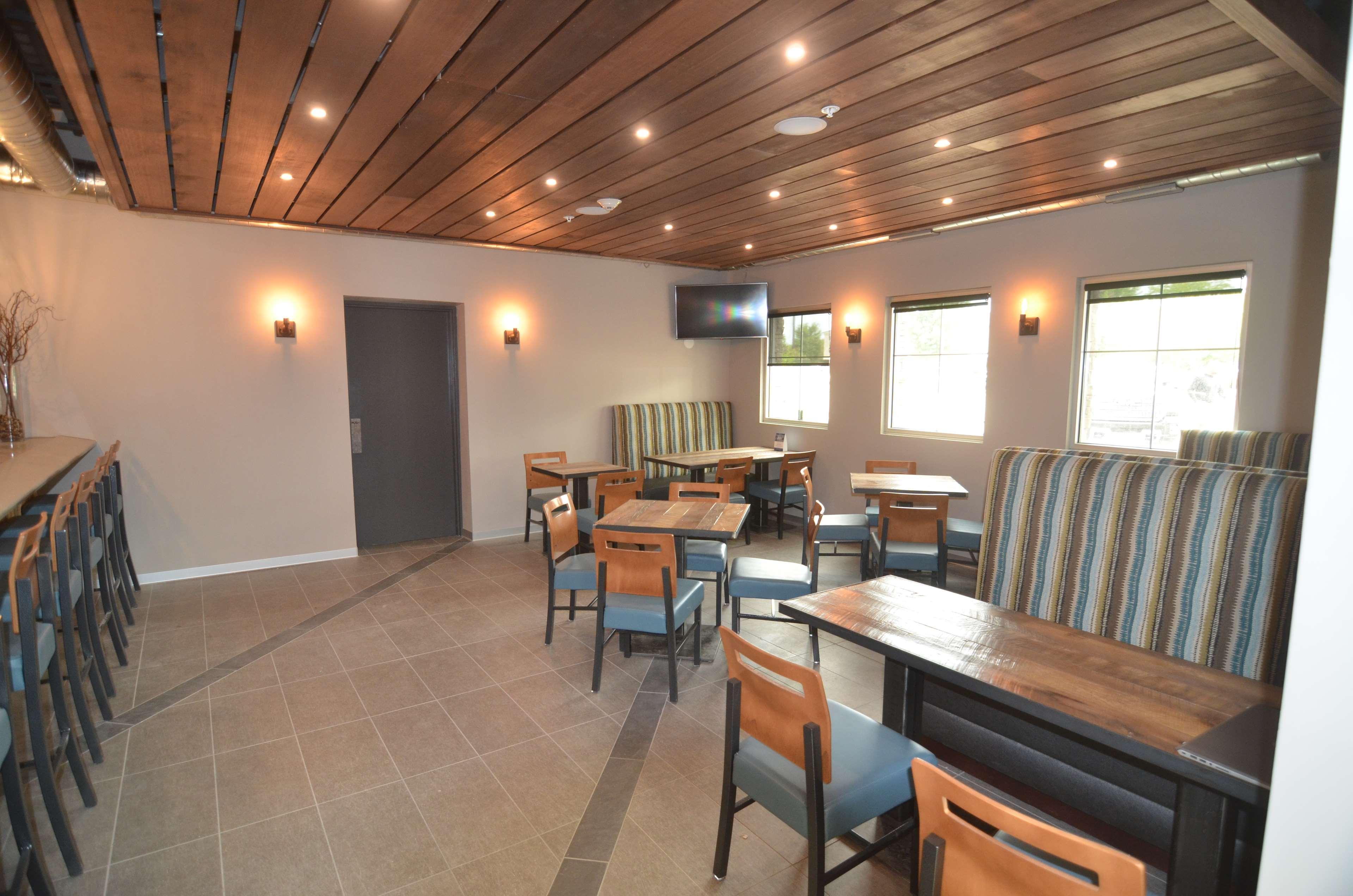 Best Western Plus Okotoks Inn & Suites Eksteriør bilde