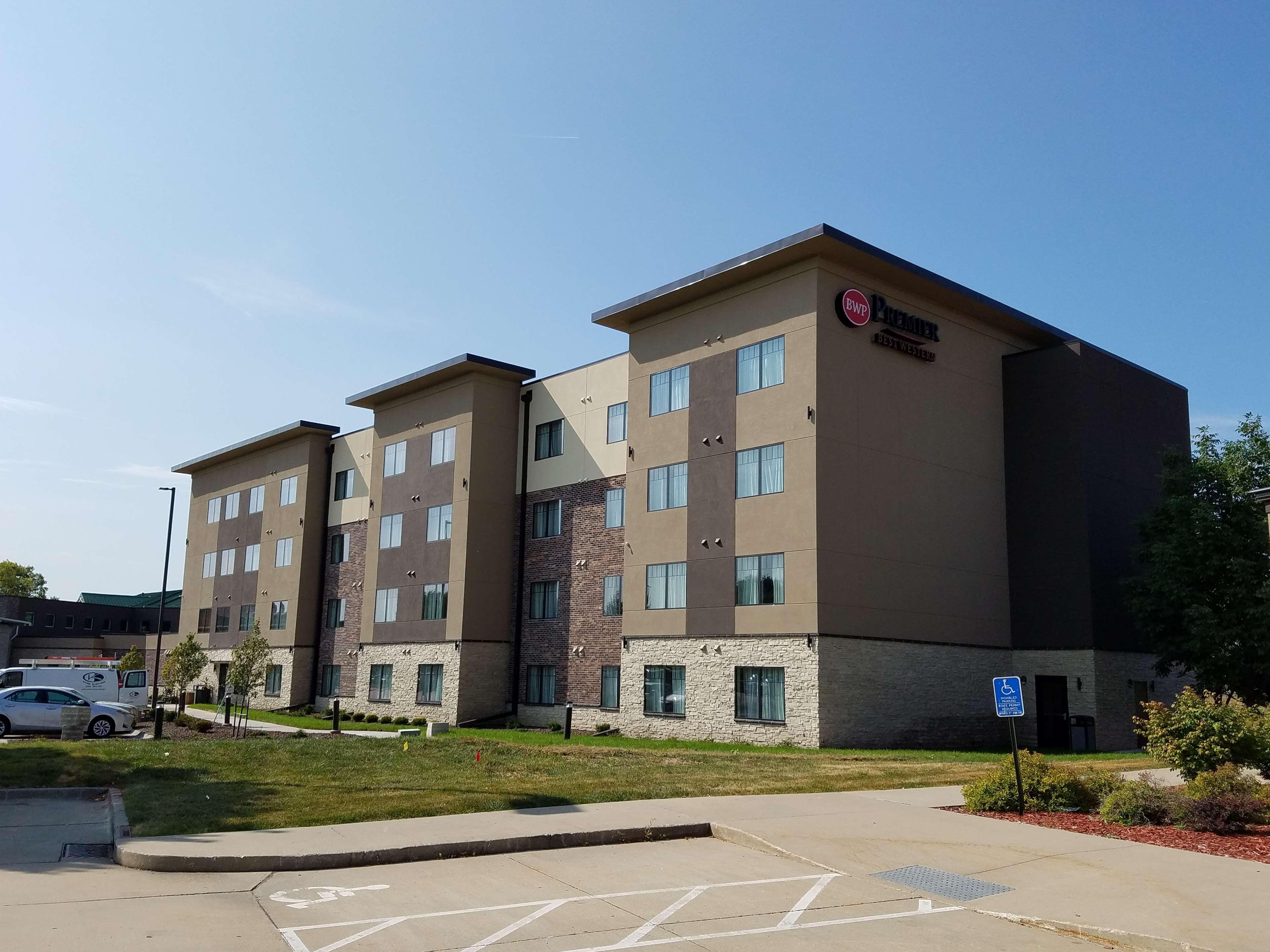 Best Western Plus Okotoks Inn & Suites Eksteriør bilde