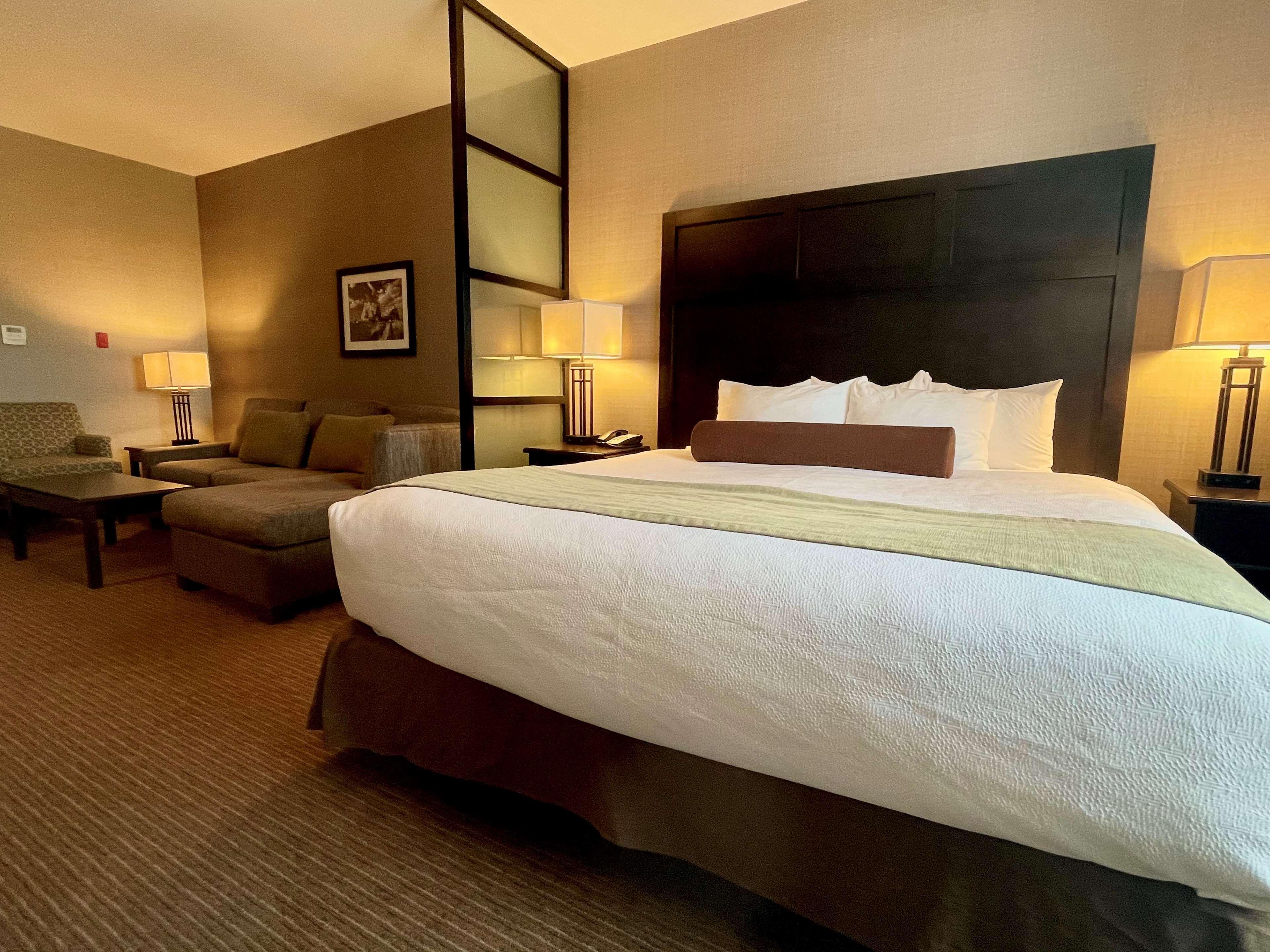 Best Western Plus Okotoks Inn & Suites Eksteriør bilde